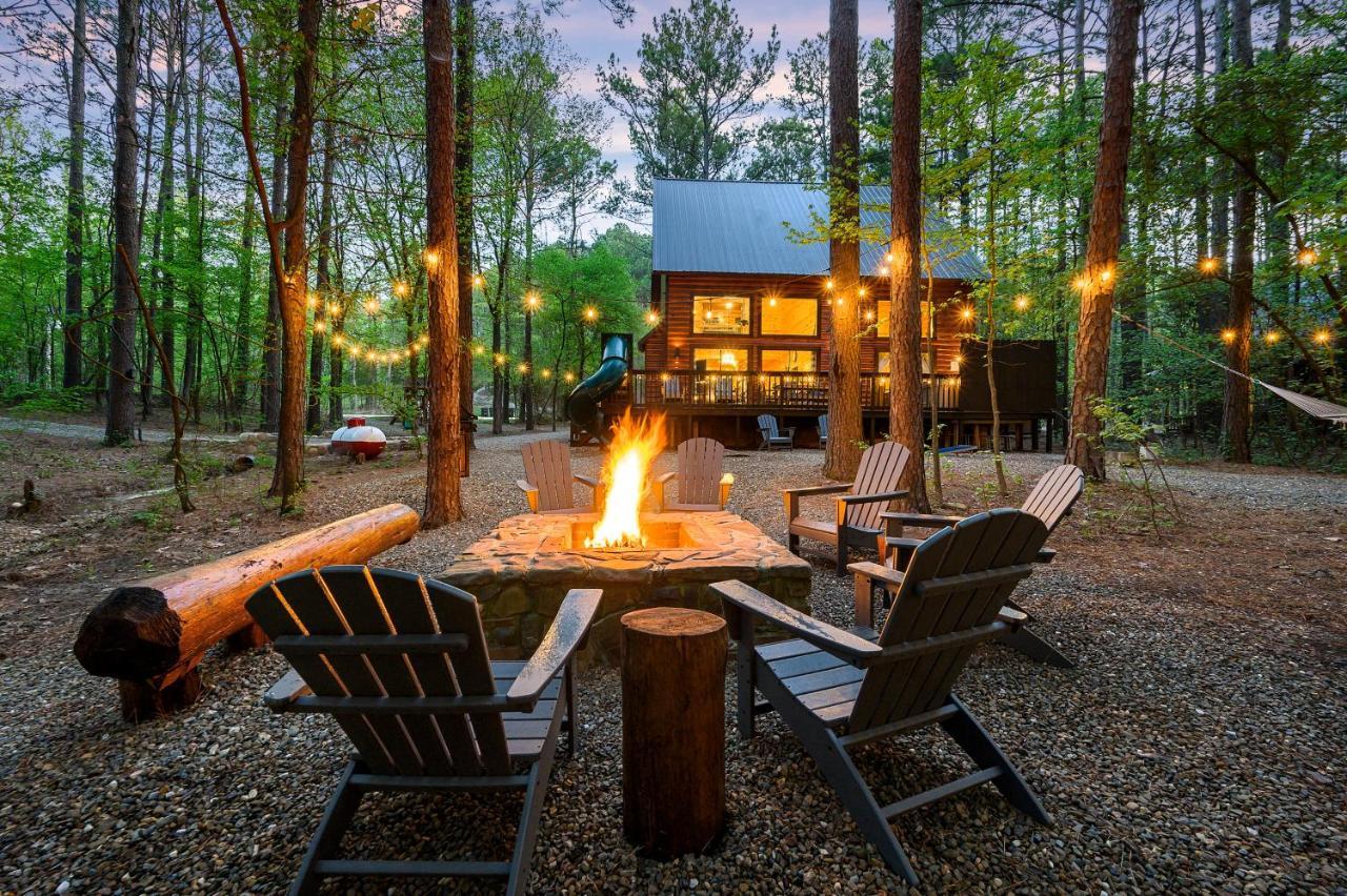 Hickory Bear - Cabin Surrounded By Pines, Sleeps 10, Hot Tub, Fire Pit, Arcade, Foosball Table & Deck Slide Брокен-Боу Экстерьер фото
