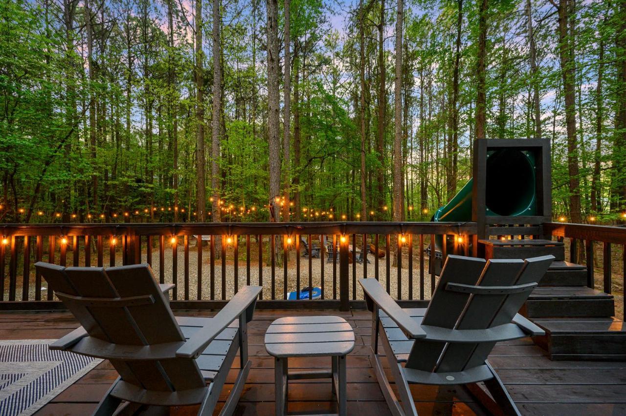 Hickory Bear - Cabin Surrounded By Pines, Sleeps 10, Hot Tub, Fire Pit, Arcade, Foosball Table & Deck Slide Брокен-Боу Экстерьер фото
